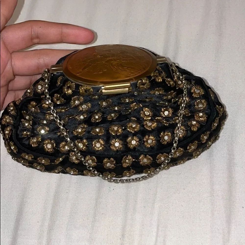 VINTAGE RARE CLUTCH   